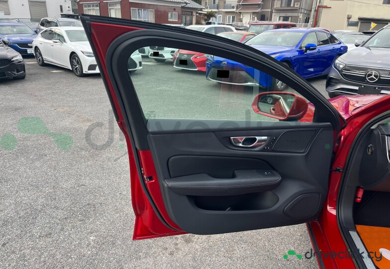 Volvo V60 Red