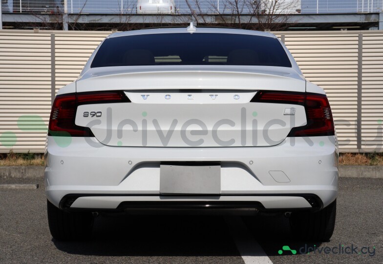 Volvo S90 White