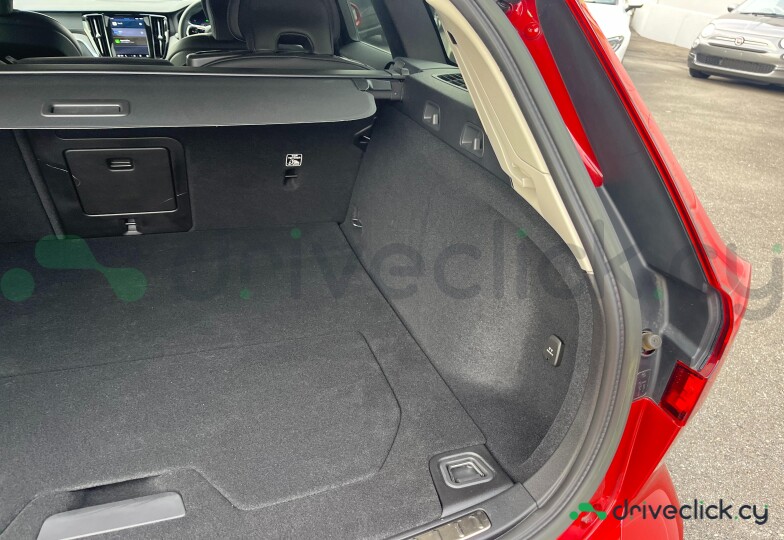 Volvo V60 Red