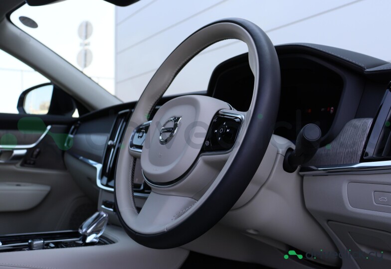 Volvo S90 White
