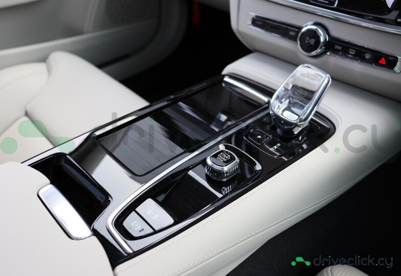 Volvo S90 White