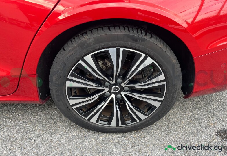 Volvo V60 Red
