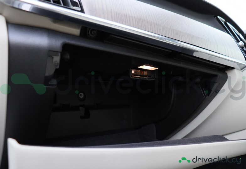 Volvo S90 White