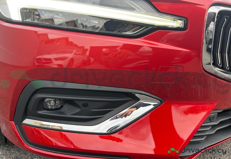Volvo V60 Red