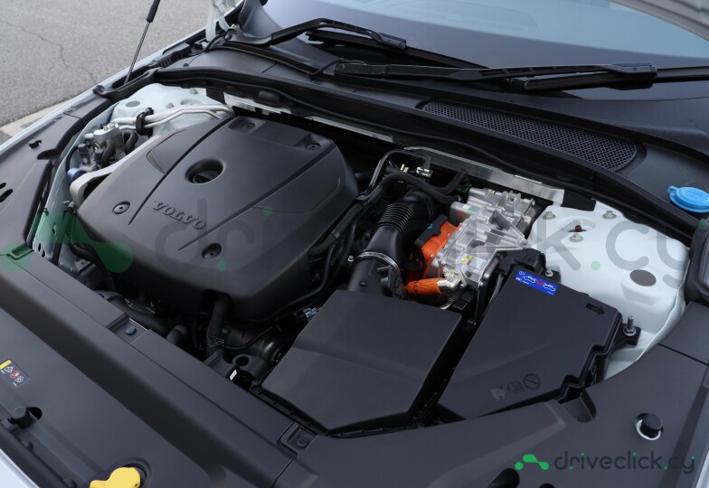 Volvo S90 White