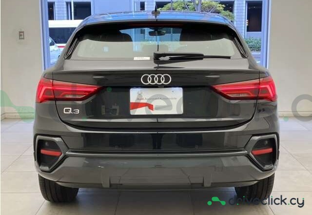 Audi Q3 Sportback Черный