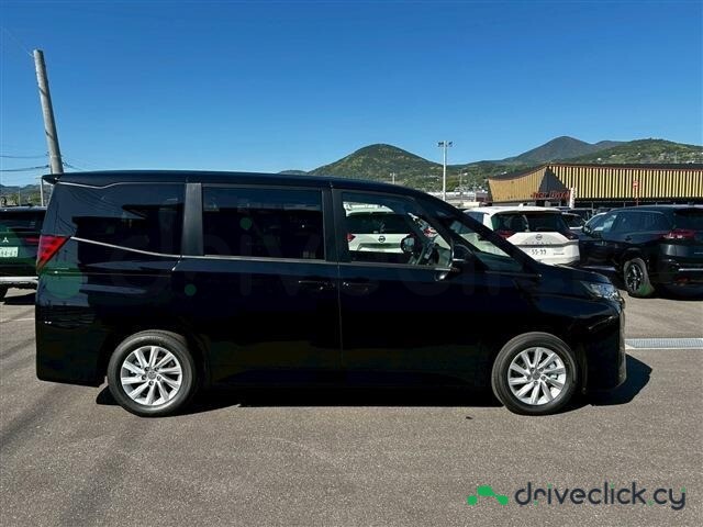 Suzuki Landy Black