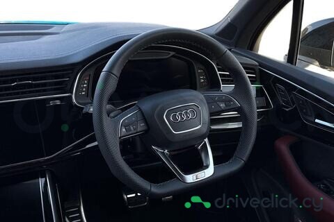 Audi SQ7 Black
