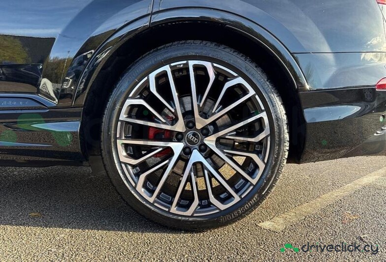 Audi SQ7 Black
