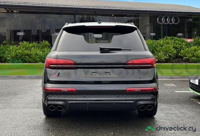 Audi SQ7 Black