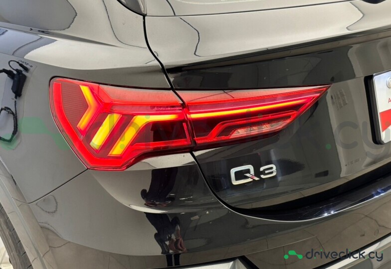 Audi Q3 Sportback Черный