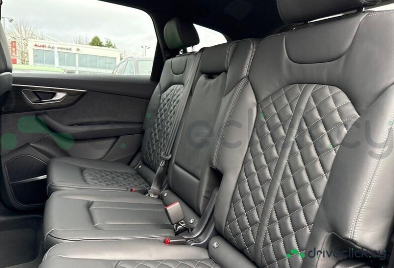 Audi SQ7 Black