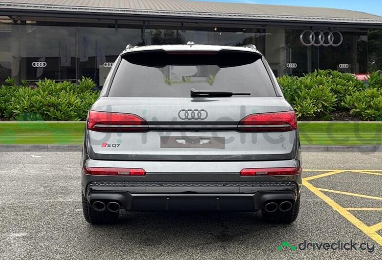 Audi SQ7 Grey