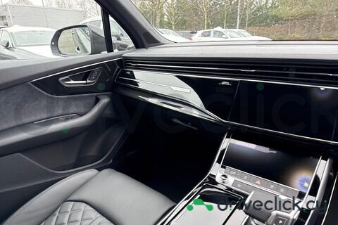 Audi SQ7 Grey