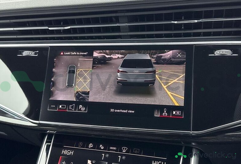 Audi SQ7 Grey