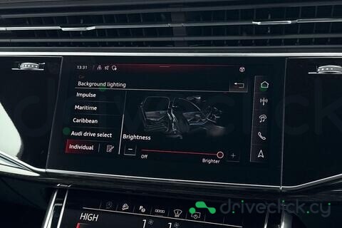Audi SQ7 Grey