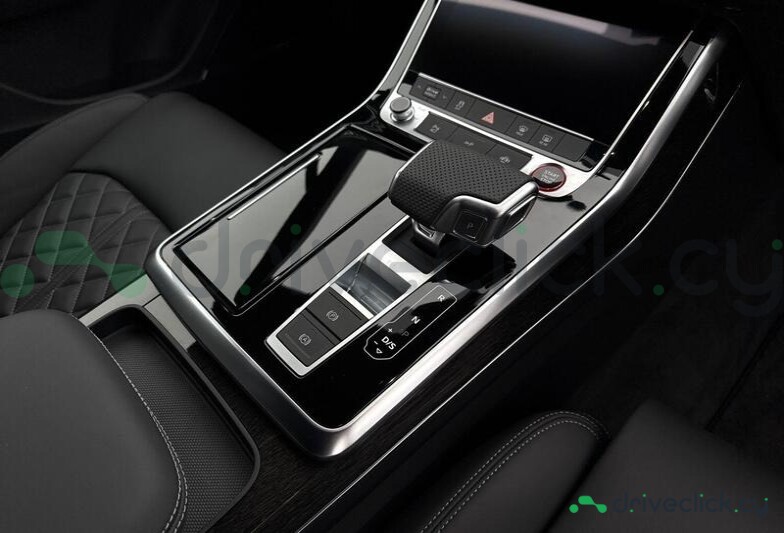 Audi SQ7 Grey