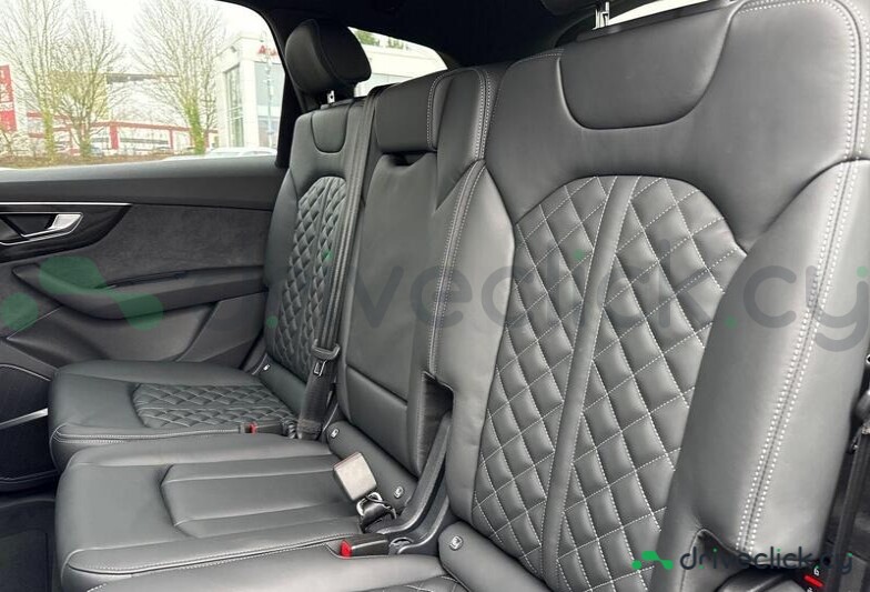 Audi SQ7 Grey