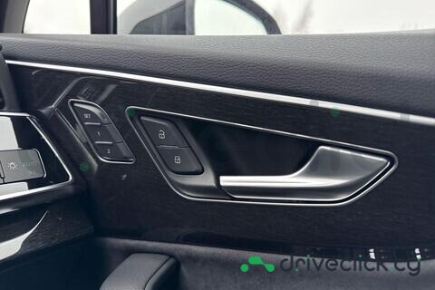 Audi SQ7 Grey