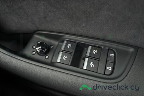 Audi SQ7 Grey
