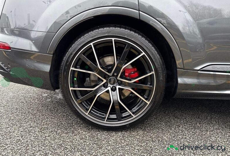 Audi SQ7 Grey