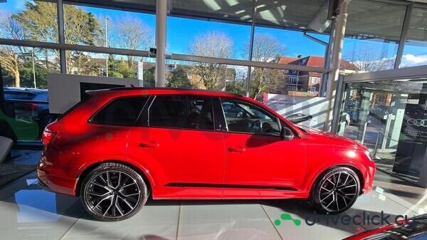 Audi SQ7 Red