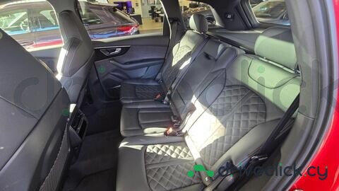 Audi SQ7 Red