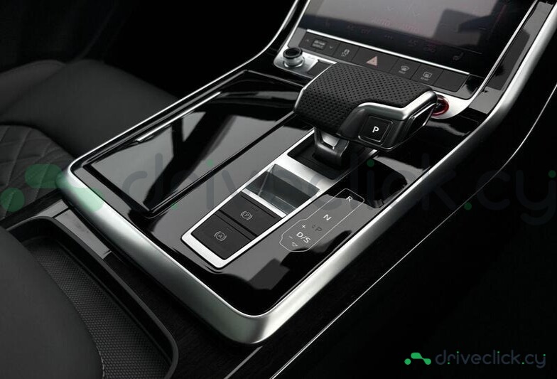 Audi SQ7 Grey