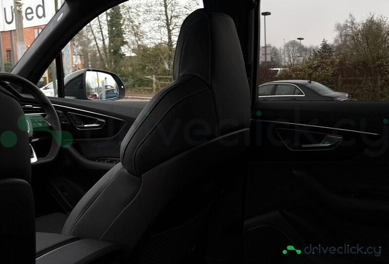 Audi SQ7 Grey