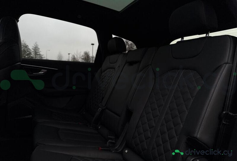 Audi SQ7 Grey