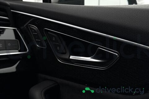 Audi SQ7 Grey