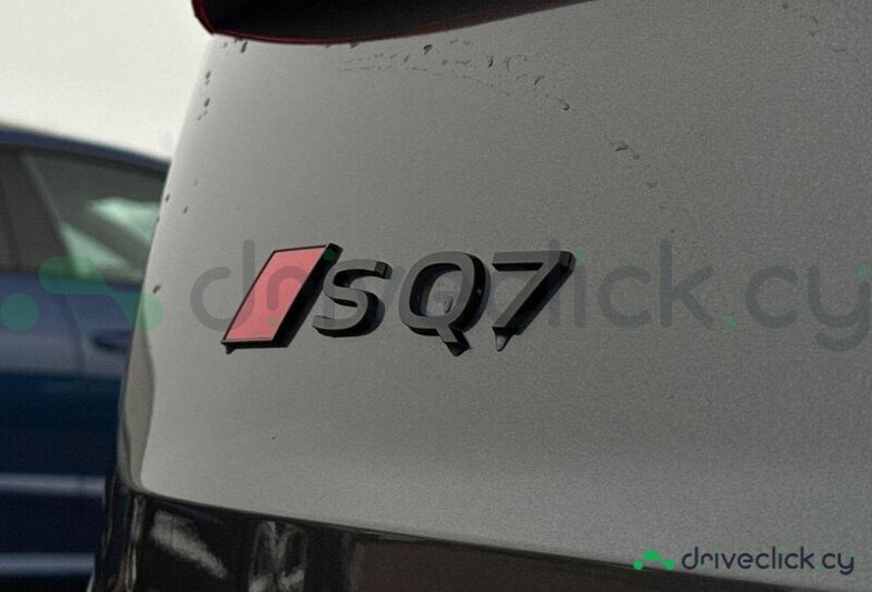 Audi SQ7 Grey