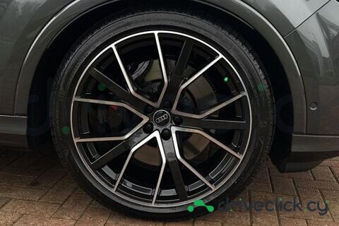 Audi SQ7 Grey