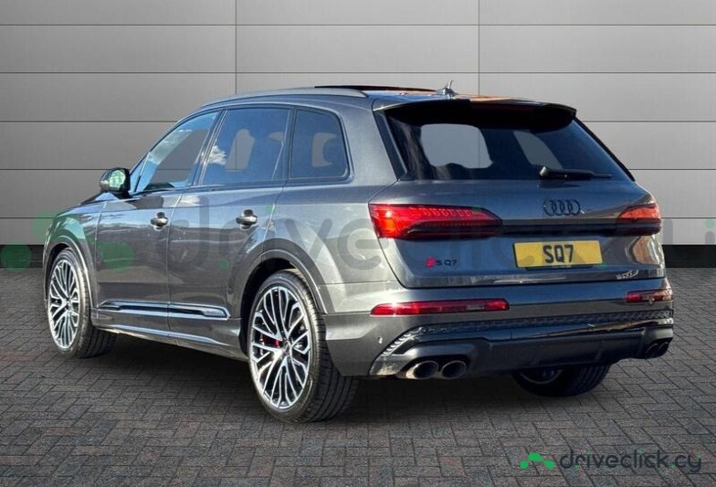 Audi SQ7 Серый