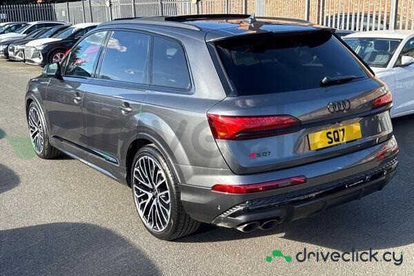 Audi SQ7 Серый