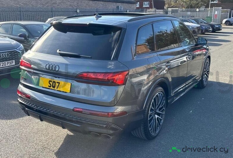 Audi SQ7 Серый