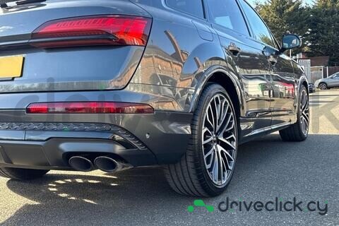 Audi SQ7 Серый