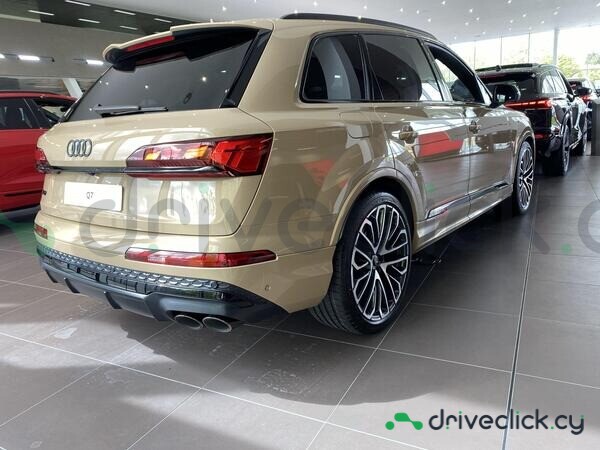 Audi SQ7 Gold