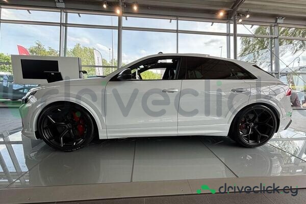 Audi RS Q8 White