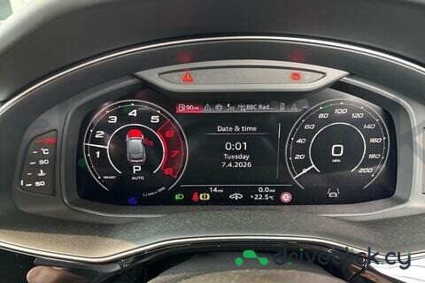 Audi RS Q8 White