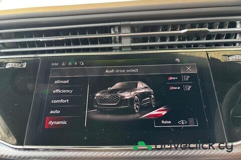 Audi RS Q8 White