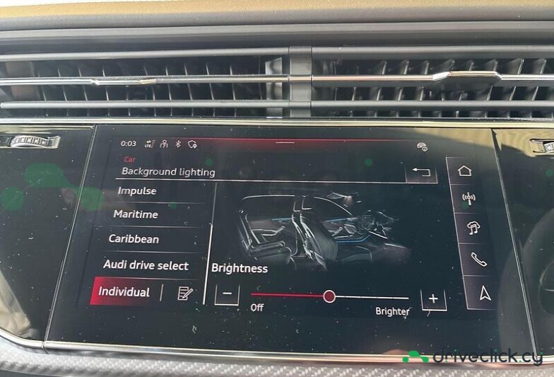 Audi RS Q8 White