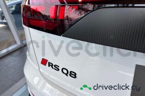 Audi RS Q8 White
