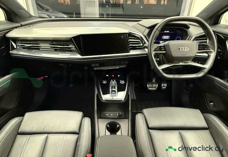 Audi Q4 Sportback e-tron Синий
