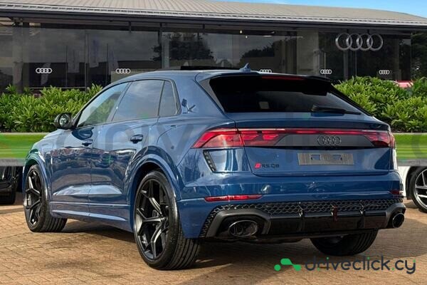 Audi RS Q8 Blue