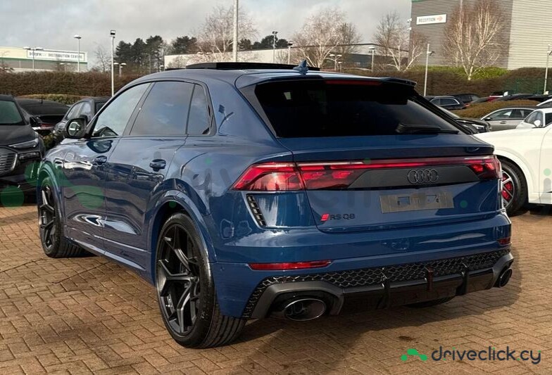 Audi RS Q8 Blue