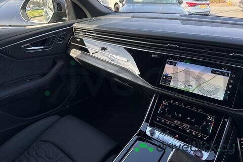 Audi RS Q8 Blue