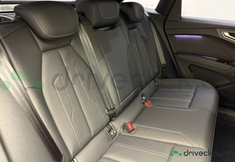 Audi Q4 Sportback e-tron Синий