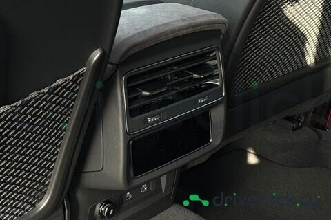 Audi RS Q8 Blue