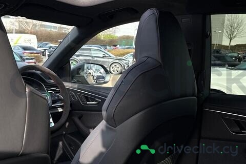 Audi RS Q8 Blue
